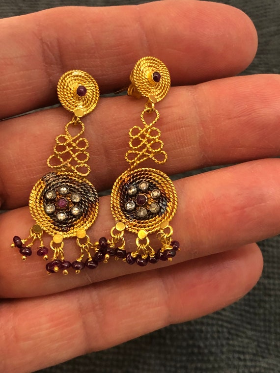 Antique 22K gold dangling earrings with rubies and