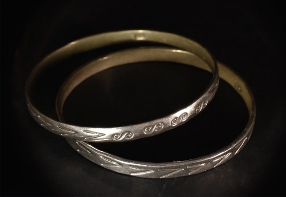 Vintage Taxco Mexico Silver Engraved Bangle Brace… - image 1