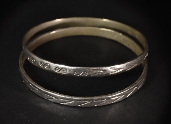 Vintage Taxco Mexico Silver Engraved Bangle Brace… - image 2