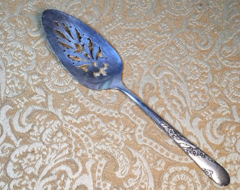 Onida Community Bridal Wreath silver plated pie server from the 1950s