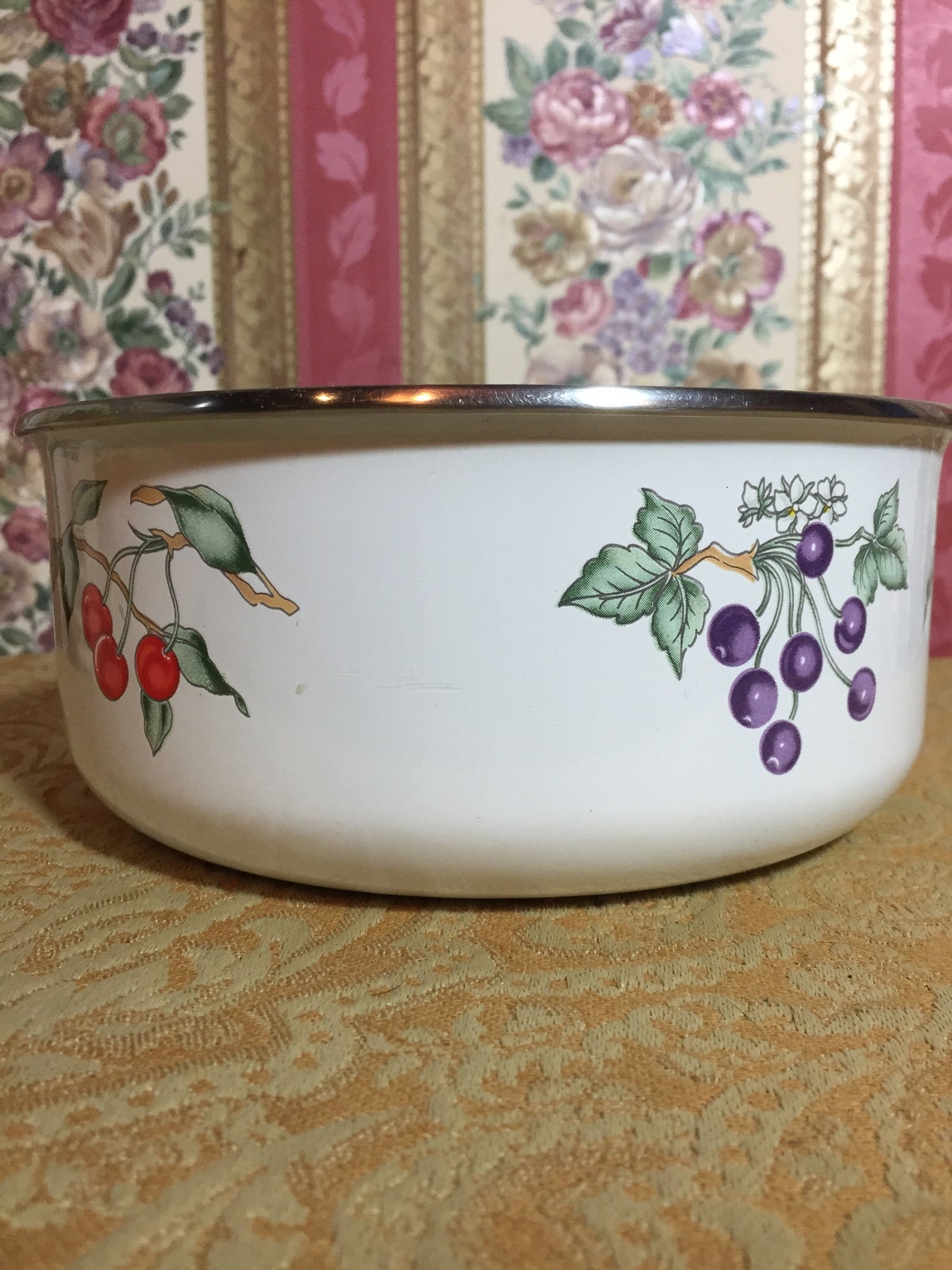 Vintage Enamel Fruit Bowl With Metal Rim Tabletops Unlimited Etsy