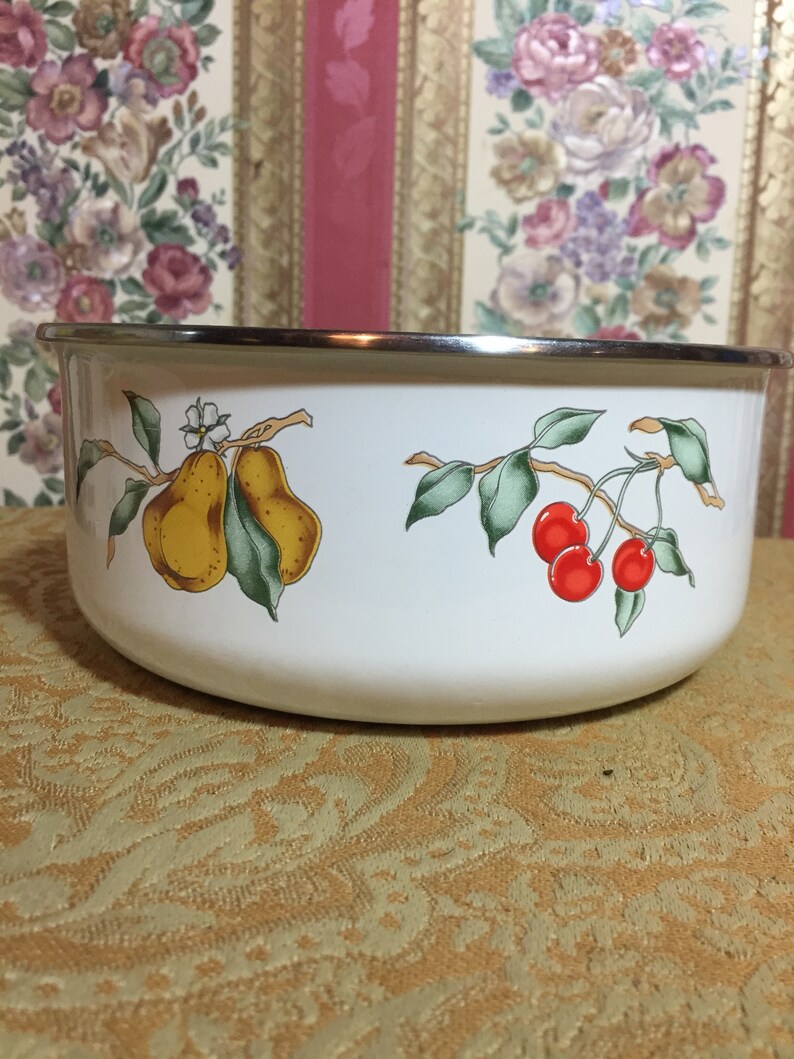 Vintage Enamel Fruit Bowl With Metal Rim Tabletops Unlimited Etsy