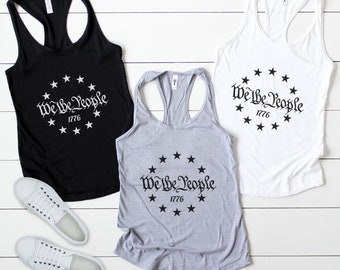 We The People 1776 || Patriotische Shirts || Amerika Shirt || Unisex || Damen || Slim-fit Racerback Tank, Artikel 6004