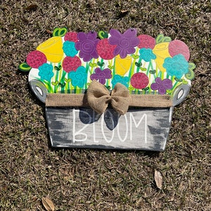 Spring Flower Planter, Spring Door Hanger, Summer Door Hanger, Spring Decor, Summer Decor, Flowers