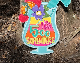 Fruity Drink Door Hanger: Summer Cocktail Decor