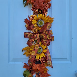 Fall Swag, Fall Wreath, Thanksgiving home decor&#39;, Fall time home decor&#39;, Front door wreath, Front door swag