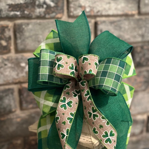 St Patrick’s Day Bow, Shamrocks Bow, Lantern Bow, Spring Bow, St Patty’s Decor, Spring Decor, Plaid & Shamrocks Bow, Beige And Green Bow