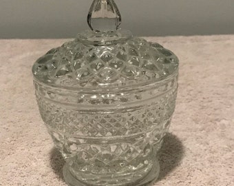 Vintage Anchor Hocking Clear Pressed Glass Wexford Pattern serving Bowl with lid cover
