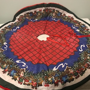 Christmas teddy bears pattern tree skirt