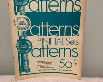 Vintage 1970s Blue Ribbon Patterns Book p-260 23 initial sets