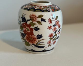Vintage Made In Japan Hand Painted Floral Design Imari Ware Gift Ware Vase Office Home and Kitchen Decor