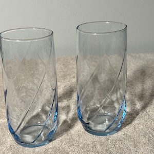 Vintage 16oz Libbey Glass Company Light Ice Blue Swirl Water Tumbler Drinking  Cups Set of 2 Serving Decor - Etsy