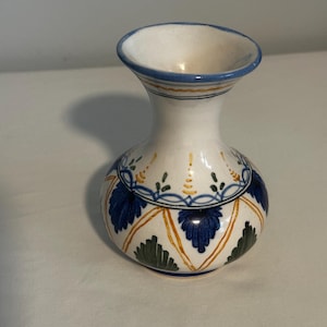 Vintage Earthenware Milk White Glaze Talavera de la Reina Hand Painted Design GiftWare Vase Office Home and Kitchen Decor
