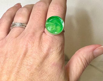 Green Circle Swirly Ring