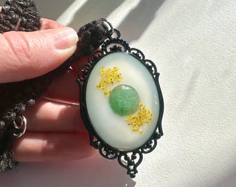 Moon Face Cameo