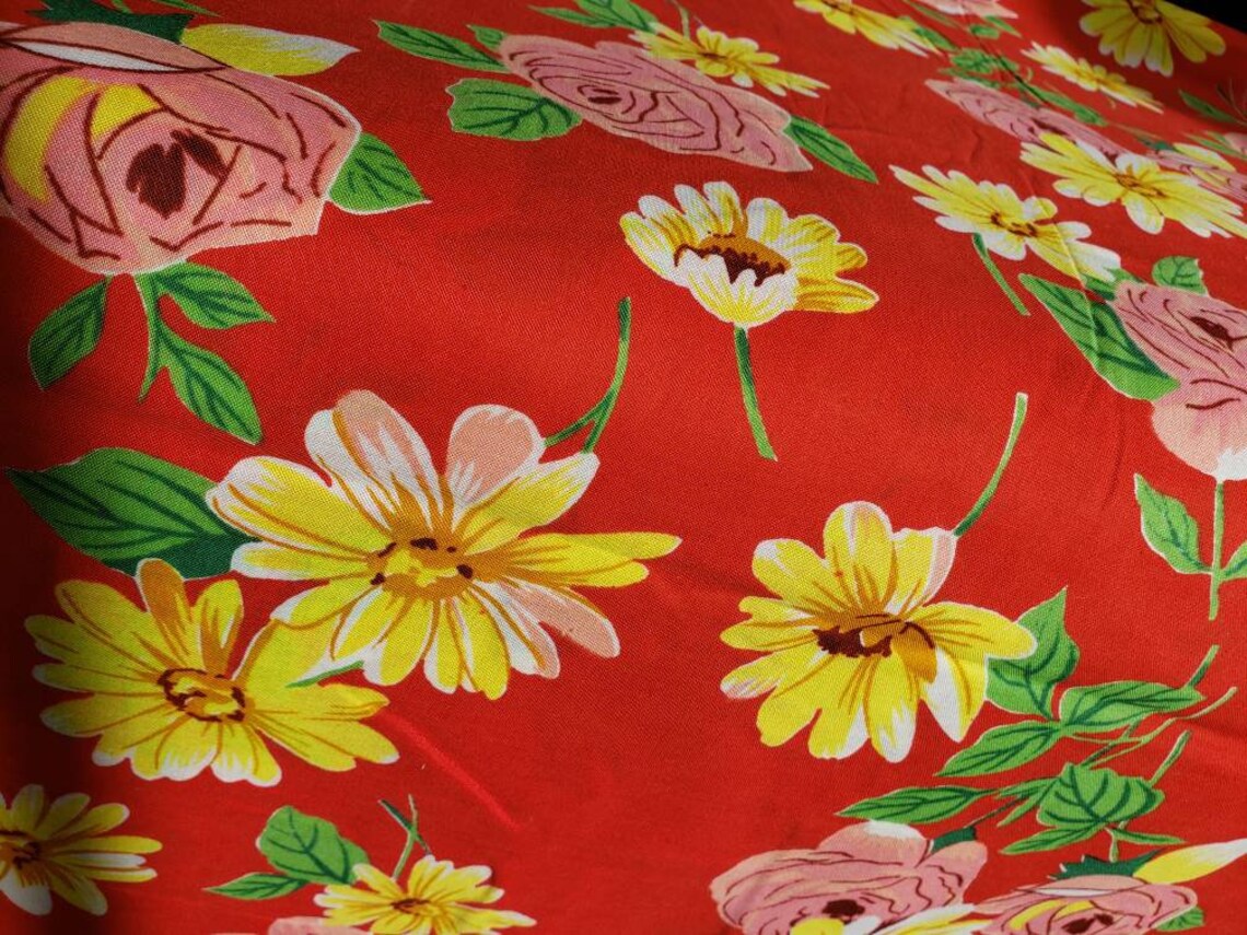 Red floral cotton fabric vintage floral fabric large floral Etsy