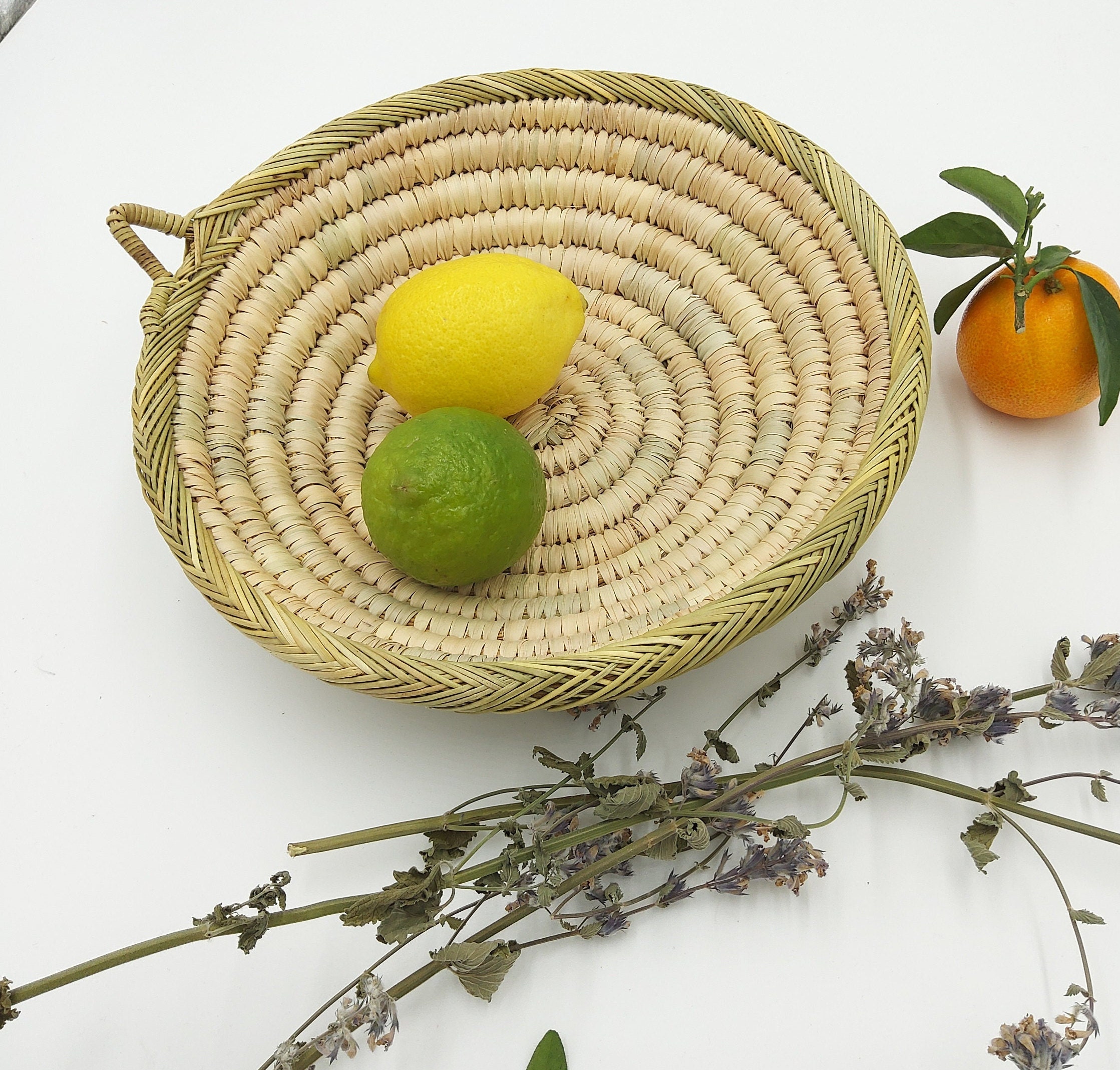 Plateau en Feuilles de Palmiers Fabriqué à La Main.