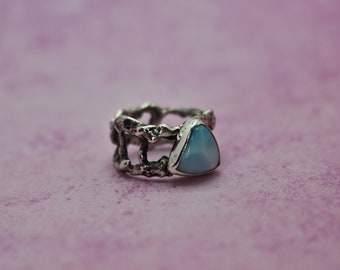Handgemaakte sterlingzilveren larimarring: gepatineerde zilveren band