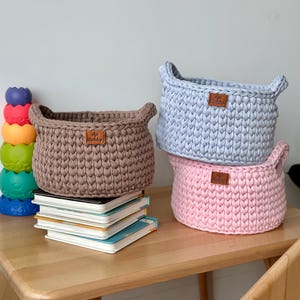 Round knitted basket with handles, Crochet baskets, Knit cotton storage basket