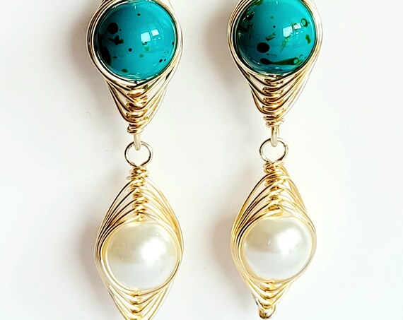 Herringbone Wire Wrapped Drop Earrings Green and Ivory Glass Beads in Gold Wire