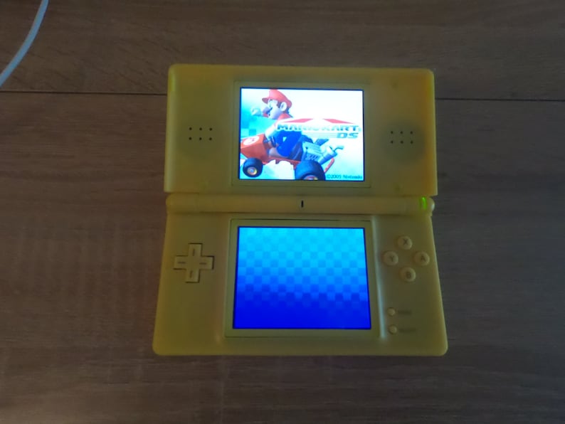 Nintendo DS Lite Giallo Pokemon con caricabatterie immagine 6