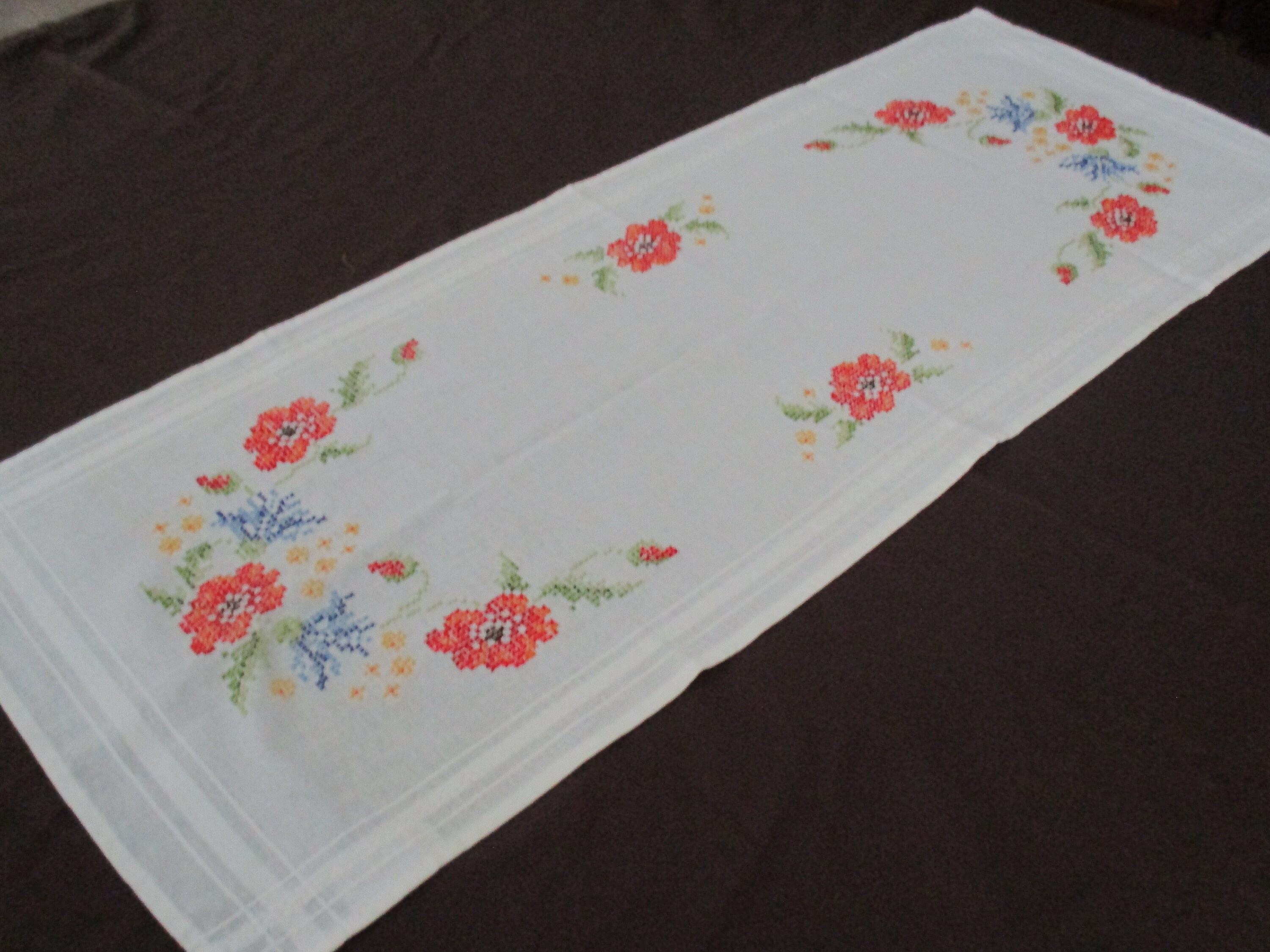 Chemin de Table Brodé