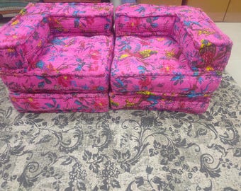 Handgefertigtes Kantha Patchwork Sofa: Indische Boden Couch, Boho Pink Vogel Muster 2 Sitzer