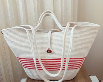 Handmade straw woman shoulder bag