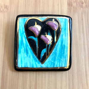 KP Designs 1980s vintage Art pottery Calla Lily Floral Gold Turqouise Brooch Pin