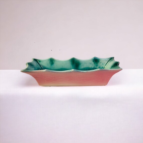 Vintage 1950s Light Pink Scalloped Planter Vintage 1950s Light Pink Scalloped Planter