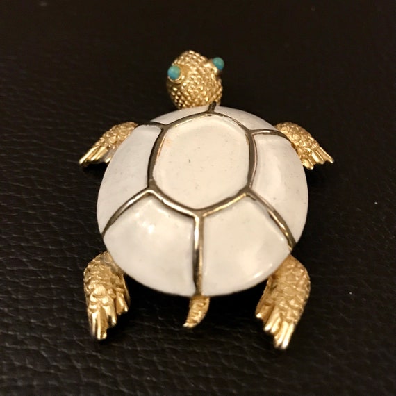 2 Vintage Sea Turtle Brooches Pins MONET Gold Ton… - image 9