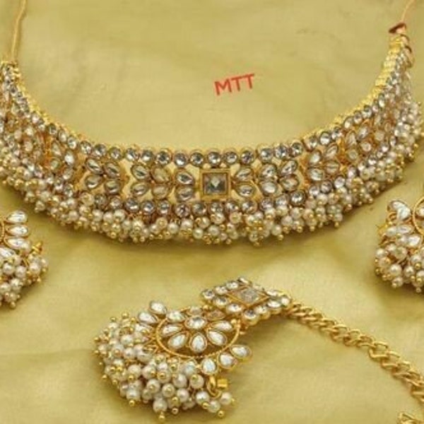 Ensemble de collier ras du cou Kundan parure de bijoux Boucles d'oreilles de mariée en plaqué or Bollywood indien Mariage de perles ton ethnique Boucle d'oreille de style Tikka traditionnel Cz