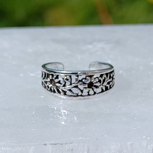 Sterling Silver Adjustable Filigree Flowers Toe Ring