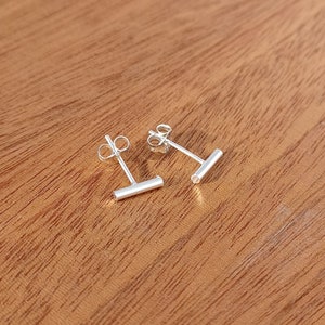 Sterling Silver Petite Round Bar stud Earrings