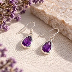 Orecchini a goccia in argento sterling con ametista – 8 gocce sfaccettate di gemma viola da 6 mm