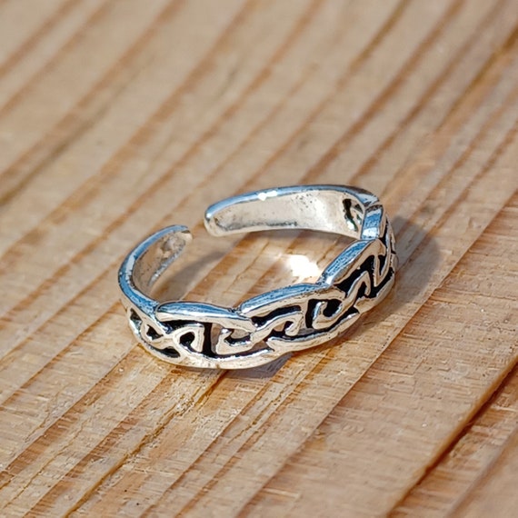 Sterling Silver Celtic Knot Weave Toe Ring Sterling Silver Celtic Knot Weave Toe Ring