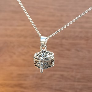 Sterling Silver Filigree Heart Keepsake Pendant Necklace