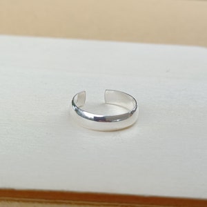 Sterling Silver Adjustable Rounded Toe Ring