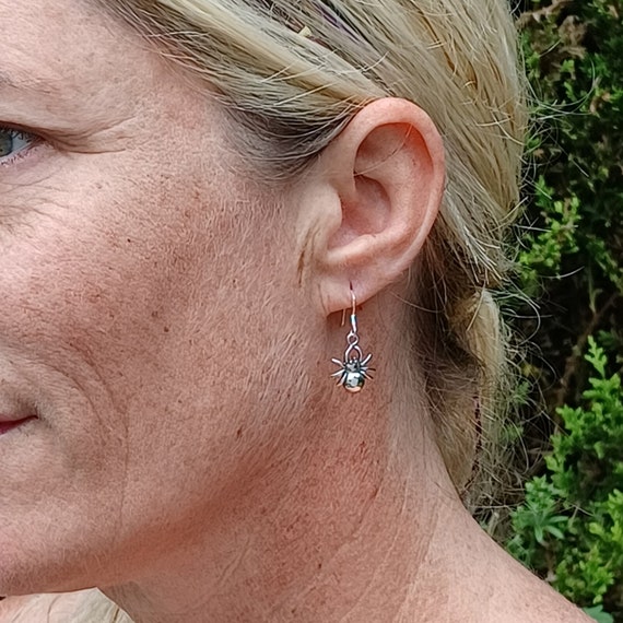 【イギリス購入☆Vintage】Spider earring SILVER刻印有 Sterling Silver Spider Earrings - Etsy