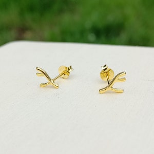 Orecchini a forma di corna in argento sterling placcato oro