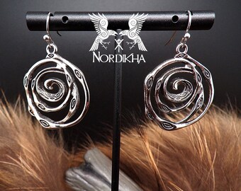 Boucles d'oreilles femme, argentée en métal - Bijoux Viking, nordique - rondes - gravures - médiévale, mariage, cadeaux, larp cosplay, wicca