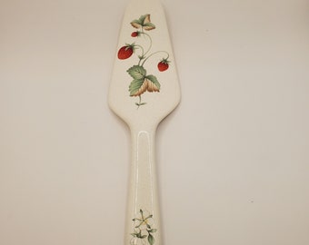 Vintage Strawberry with leaves and blossoms pie server