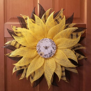 Sunflower Wreath, Sunflower, Summer Wreath, Fall Wreath, Summer Deco, Sunflower Wreath with Bee Center, Country Wreath, Front Door Wreath image 5