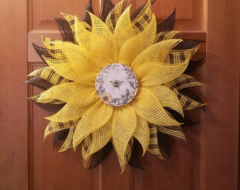 Sunflower Wreath, Sunflower, Summer Wreath, Fall Wreath, Summer Deco, Sunflower Wreath with Bee Center, Country Wreath, Front Door Wreath