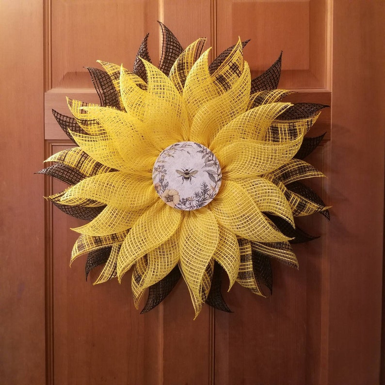 Sunflower Wreath, Sunflower, Summer Wreath, Fall Wreath, Summer Deco, Sunflower Wreath with Bee Center, Country Wreath, Front Door Wreath image 1