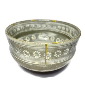 Vintage Japanische Matcha Schüssel mit Kintsugi reparieren