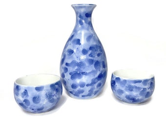 Japanese pottery Arita yaki set Sake bottle and sake cup ,personalized gift,home decor,Japanese vintage vase,AIKAJP