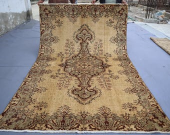 Tapete antigo turco estilo Heriz, 18 x 27 cm, década de 1960, tapete afegão vintage com medalhão, tapete tribal turcomano, tapete de lã feito à mão, tapete oriental bege.