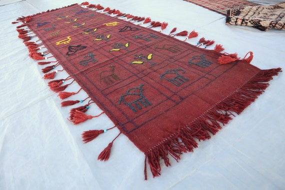 Embroidered Suzani Table Runner Bohemian Decor Red Green Yellow 2'3xx8'1 ft ( 185x45 cm ) Eclectic Rug, Suzani Runner Lumbar Home Decoration