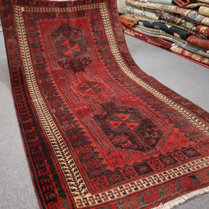 Alfombra de corredor antigua descolorida de la década de 1940, pieza de colección de 4 x 7 pies, hecha a mano, estilo tribal afgano, caucásico, turcomano, geométrico, de lana, alfombra geométrica